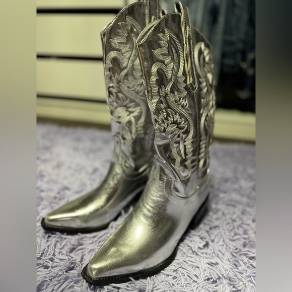 Shoes - METALLIC SILVER WOMEN'S cowboy boots